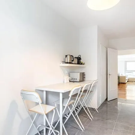 Parisian Luxe 2br Walk To Arc De Triomphe-champs Apartamento *