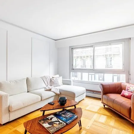 Parisian Luxe 2br Walk To Arc De Triomphe-champs Apartment Paris